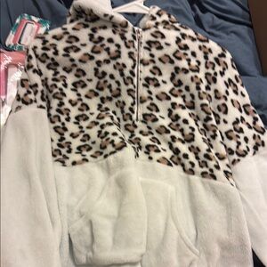 SHEIN White and Brown Sweatshirt Cozy and Stylish